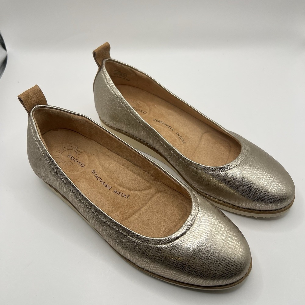 NWOT Brioso Emmaline Slip On‎ Leather Wedge Flat Women's 7M Gold Comfort